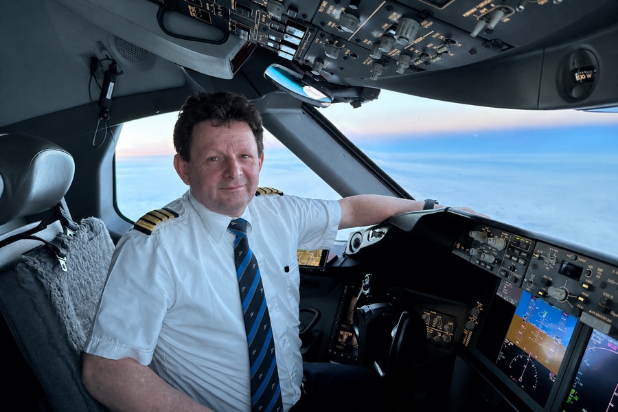 Herbert, Captain Boeing 787